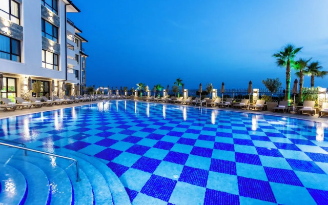 Natura All Seasons Boutique Hotel