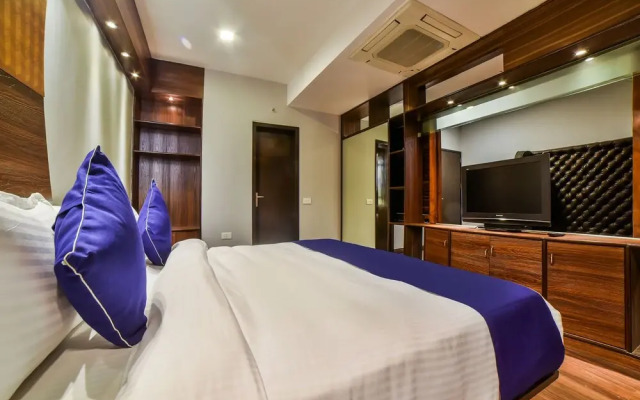 OYO Flagship 27068 The Sapphire Comfort Hotel