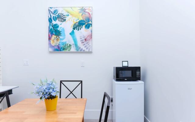 Tasteful 2 Bedroom Suite near Marine Gateway by Elevate Rooms