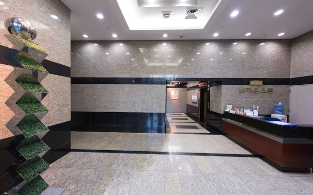 Brownstone Seoul Station