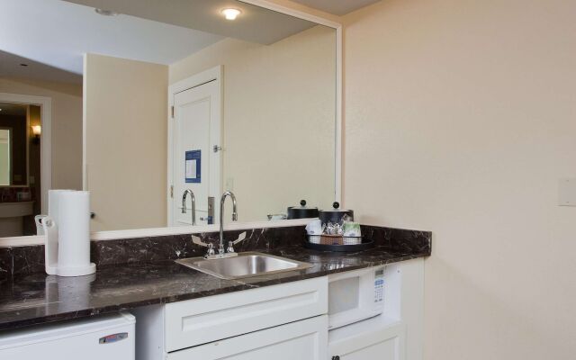 Hampton Inn & Suites Stamford