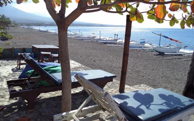 Solaluna Beach Homestay