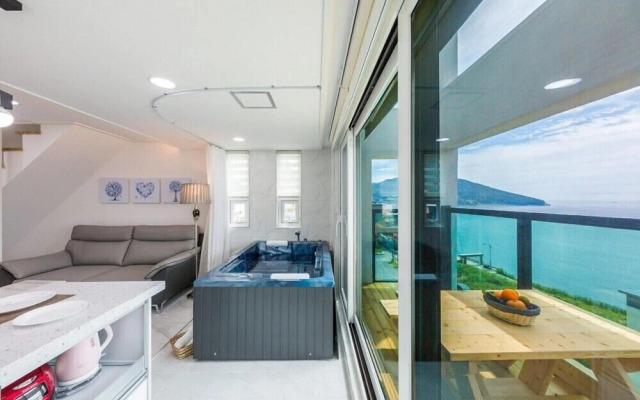Arco Poolvilla Pension