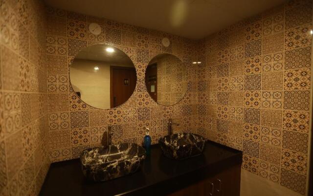 Grand Padappai Residency