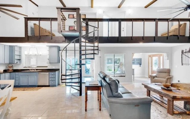 Holiday House