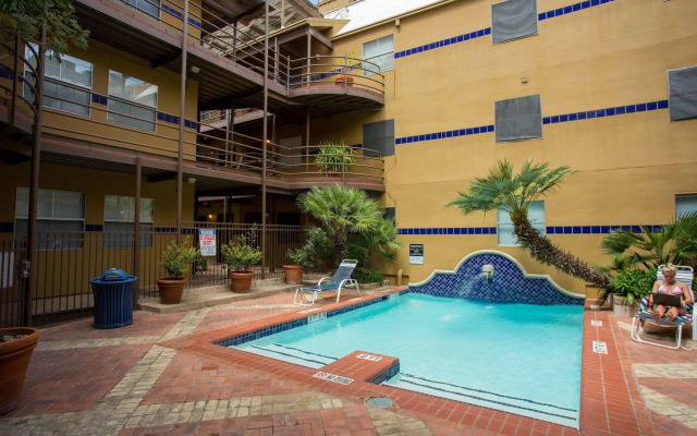Residences at The Railyards - Downtown Austin