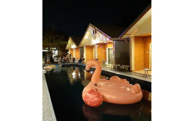 Phenwaree Amphawa Resort