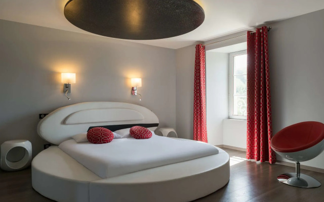 Château de la Falque, The Originals Relais