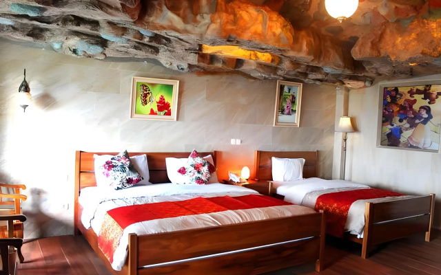 Seruni Hotel Hobbit House – Guest Rooms – Cisarua