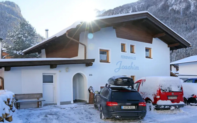 Cosy Holiday Home in Langenfeld