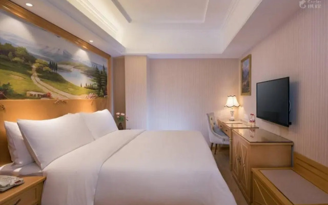 Vienna Hotel Shanghai International Tourist Resort Xiuyan Road Metro Station Bra