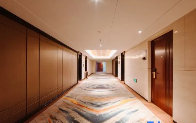 MEHOOD LESTIE Hotel (Dalian Station Zhongshan Square)