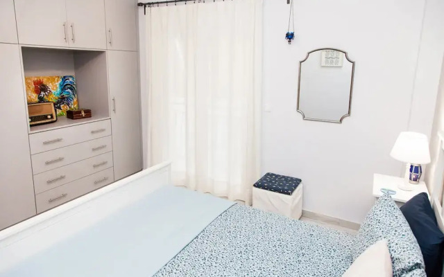 Thisio Aprt one breath from Acropolis