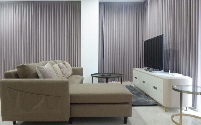 Luxurious & Spacious 3BR Apartment at Grand Sungkono Lagoon