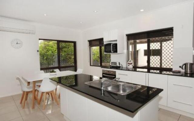 6 Petrie Ave, Marcoola, Pet Friendly, Linen supplied