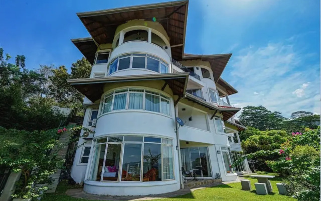 OYO 496 The Heaven's Villa Kandy