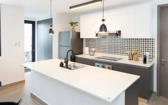The Rooftop Condo by Acomodo