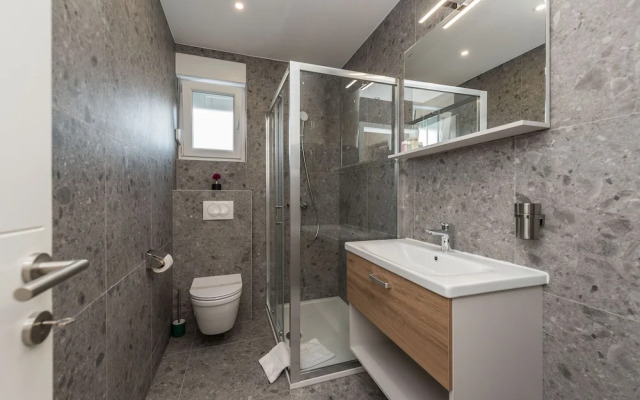 Pool Apartments Banta B