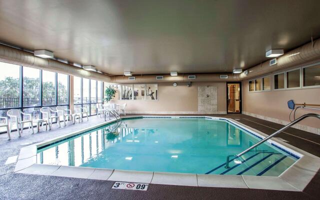 Comfort Suites Elgin