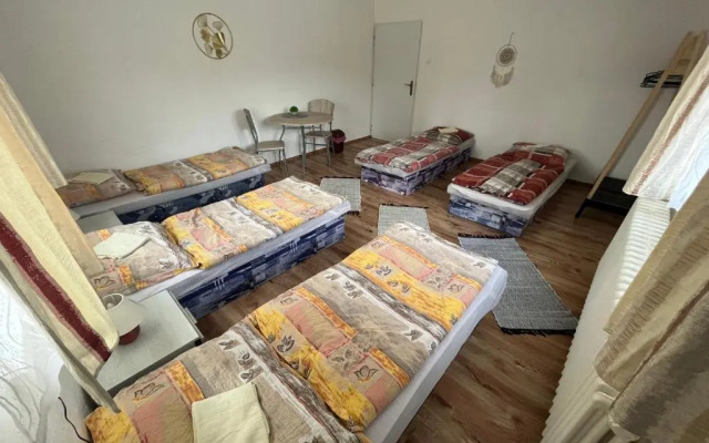 Turistická ubytovňa Pod Kráľovou hoľou