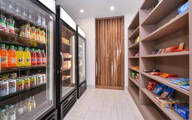 Holiday Inn Express & Suites Madison by IHG