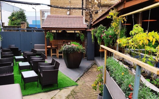 OYO The Kilburn Arms