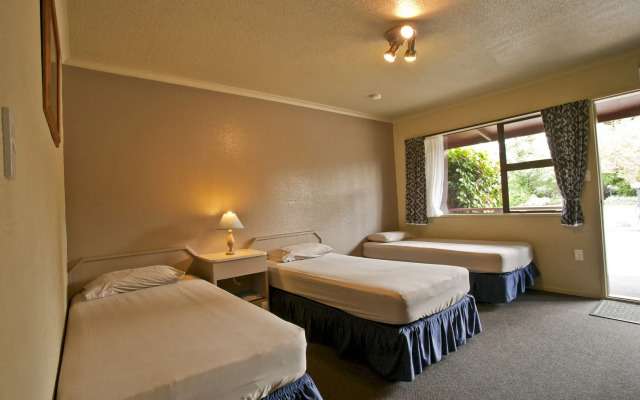 Te Anau Top 10 Holiday Park