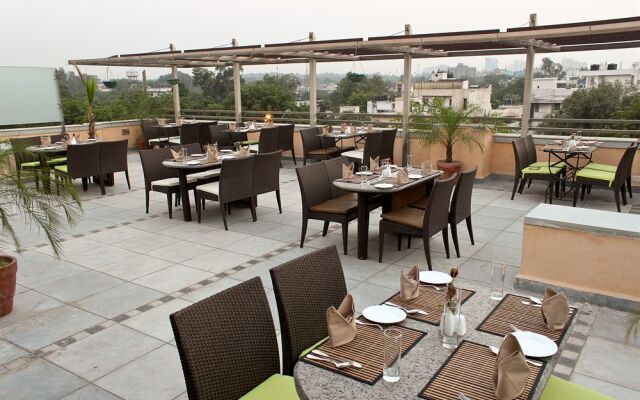 Tavisha Hotel