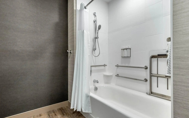 Cambria Hotel Austin Airport