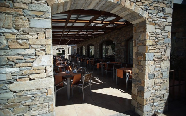 Valis Resort and Spa