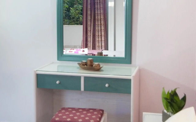 Theoni Apartments