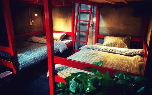 Dog House Young Hostel