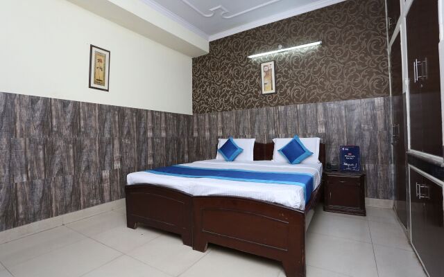 Cross Roads Inn by OYO Rooms