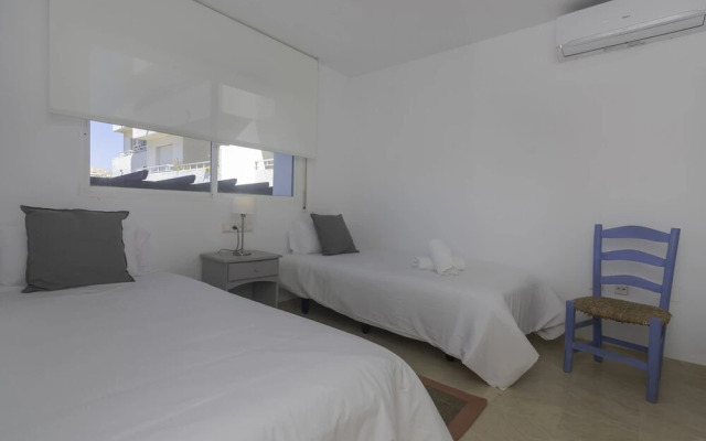 Frontline Duplex With Paradisiacal Views