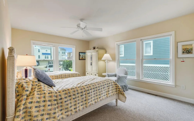 Rodney Avenue 8B