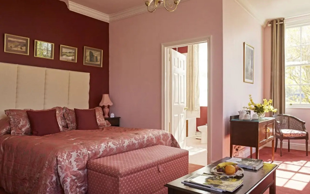 Corse Lawn House Hotel