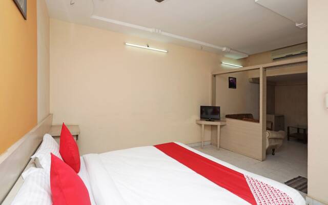 OYO 12546 Hotel Madhuban