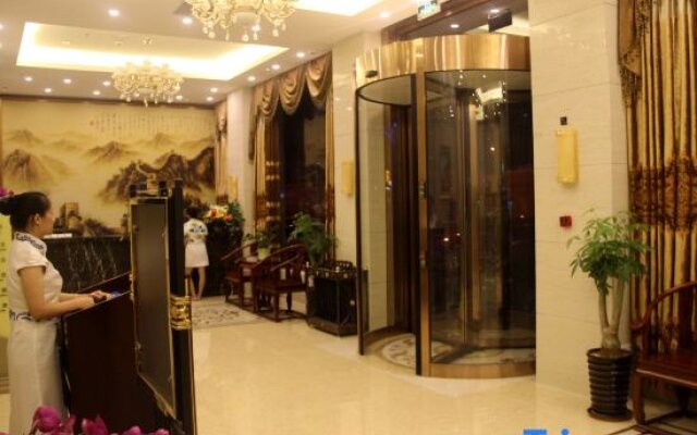 Jiangnan Baoyue Business Hotel (Sea Travel Duty Free Eternal Love Store)
