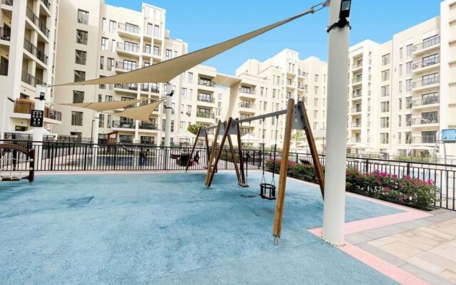 Fancy 2BR Apt Town Square