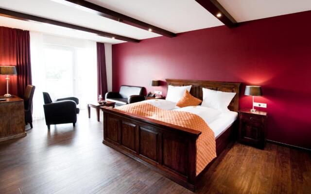 Riverside Hotel