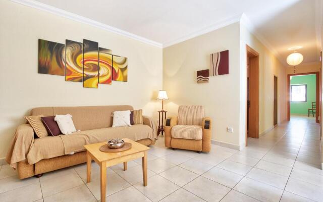 MS26 - Spacious Maisonette By The Sea