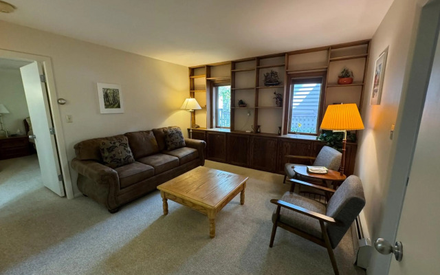 Shadow Mountain Lodge