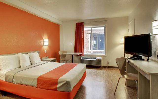 Motel 6 Altoona, IA - Des Moines East