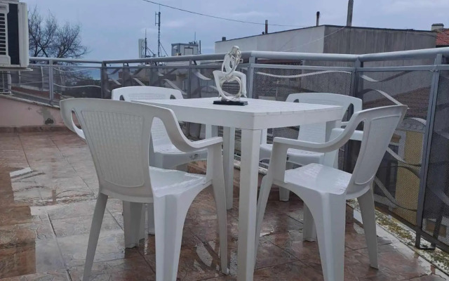 АПАРТАМЕНТ Амира 2