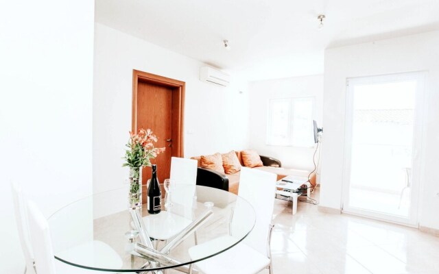 Apartment With one Bedroom in Trogir, With Wonderful sea View, Furnish