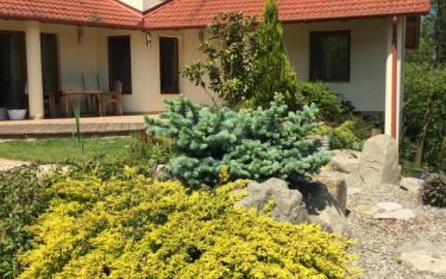 Spacious Guesthouse With Award-Winning Garden