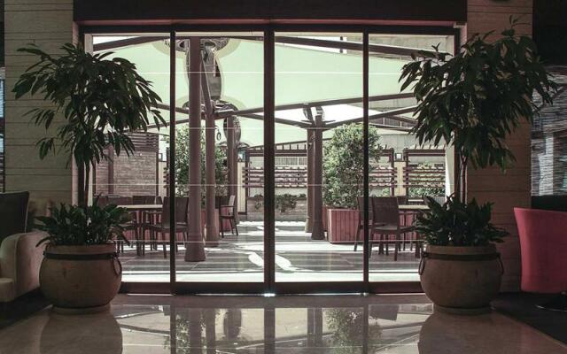 Eskan Alvand Hotel