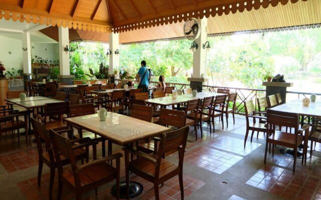 Muaklek Paradise Resort