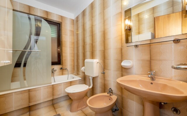 Apartments Mandica