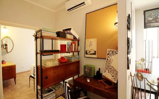 Groovy and Super-connected Apartment